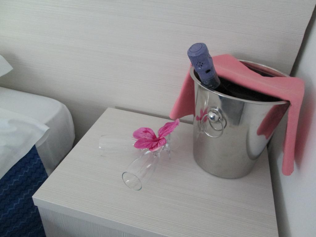 Hotel Solemar Riccione Zimmer foto